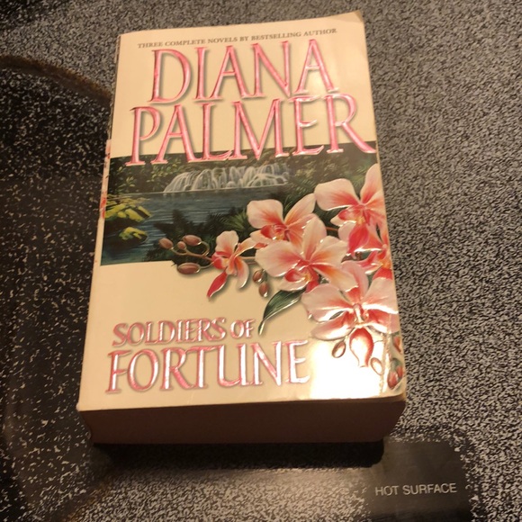 Books - Picture 2 of 8